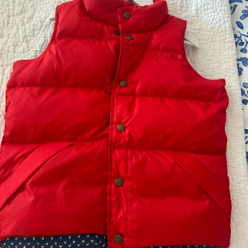 L.L. Bean Red and Blue Patterned Puffer Vest - Never Worn! Size 8